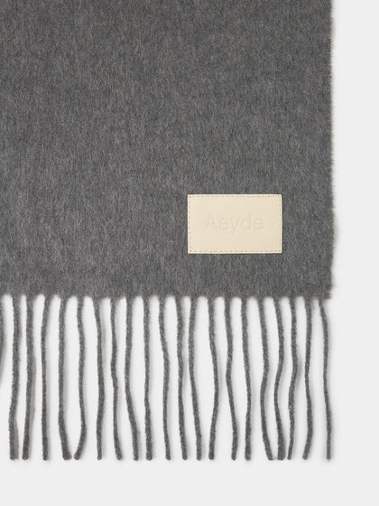 Aeyde | Bela Cashmere Scarves for Women | Grey Cashmere | Luxury Materials | Handmade in Italy | Material Details