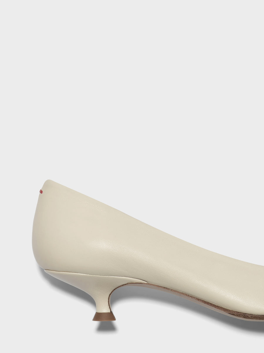 Aeyde | Cari Leather Pumps for Women | Creamy Nappa | Pointed Toe | Mid Heel | Heel Details