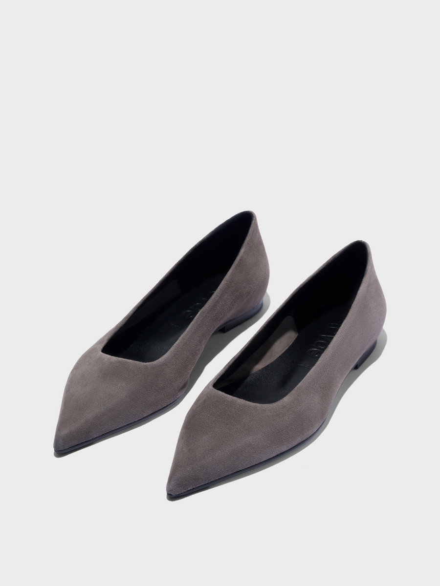 Aeyde | Cassy Pointed-Toe Suede Flats Leather Flats for Women | Taupe Suede | Pointed Toe | Flat Heel | On Feet