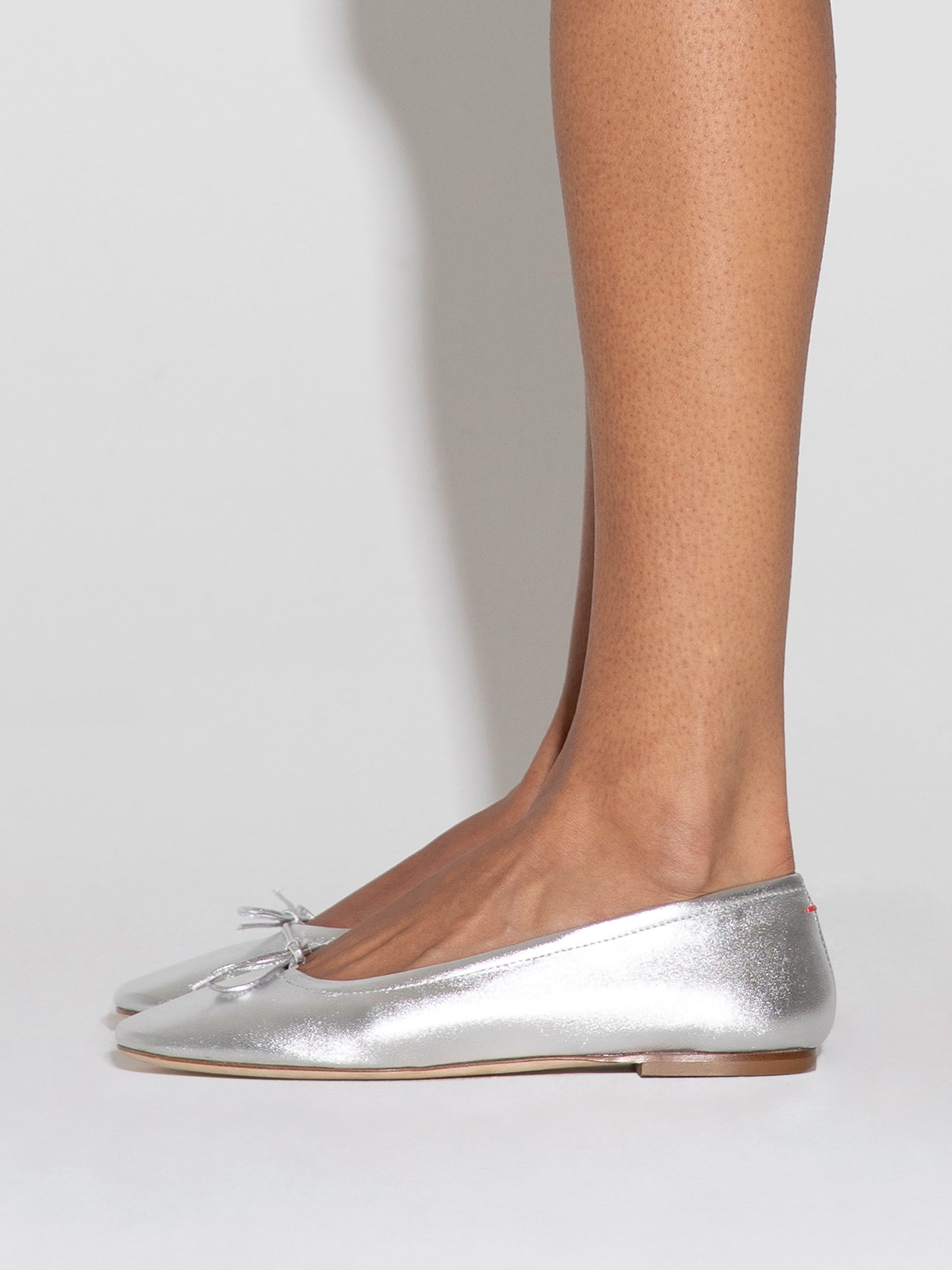 Aeyde | Delfina Leather Ballet Flats Leather Flats for Women | Silver Nappa | Round Toe | Flat Heel | How to Style