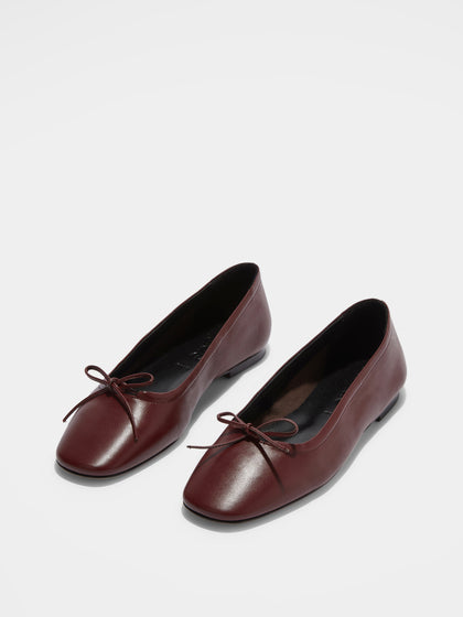 Aeyde | Delfina Leather Ballet Flats Leather Flats for Women | Port Nappa | Round Toe | Flat Heel | On Feet