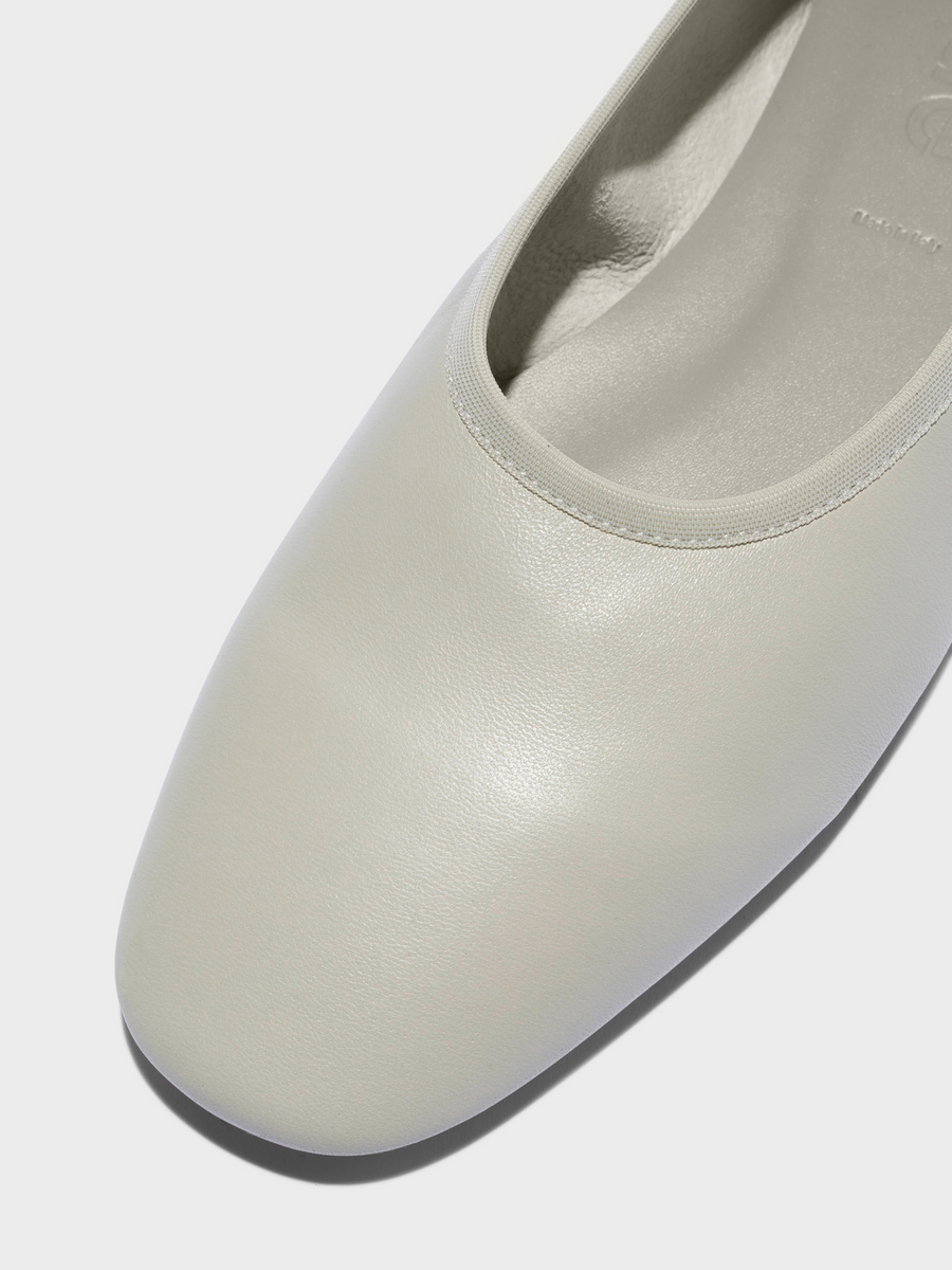 Aeyde | Dex Leather Flats Leather Flats for Women | Cloud Nappa | Round Toe | Flat Heel | Heel Details