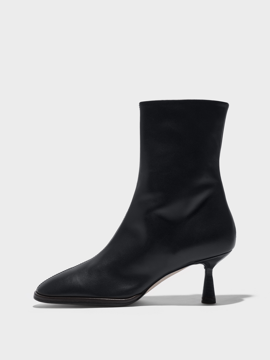 Aeyde | Dorothy Leather Ankle Boots Leather Ankle Boots for Women | Black Calf | Round Toe | Mid Heel | Side View