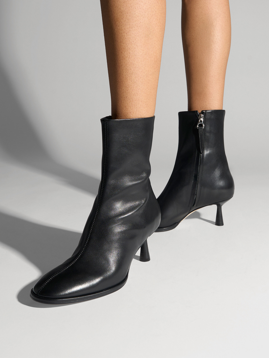 Aeyde | Dorothy Leather Ankle Boots Leather Ankle Boots for Women | Black Calf | Round Toe | Mid Heel | On Feet