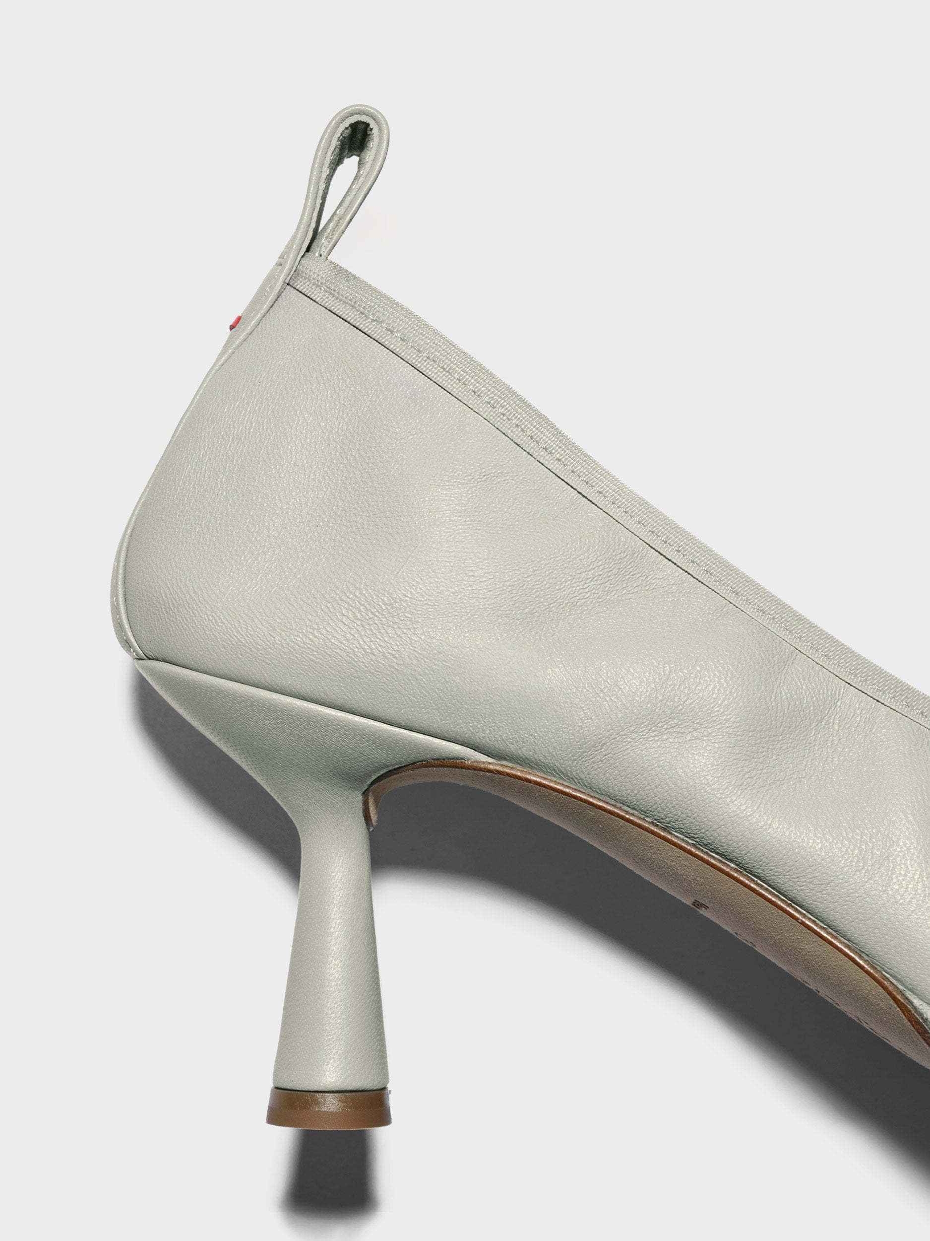 Aeyde | Giulia Stiletto Pumps Leather Pumps for Women | Cloud Nappa | Round Toe | Mid Heel | Heel Details