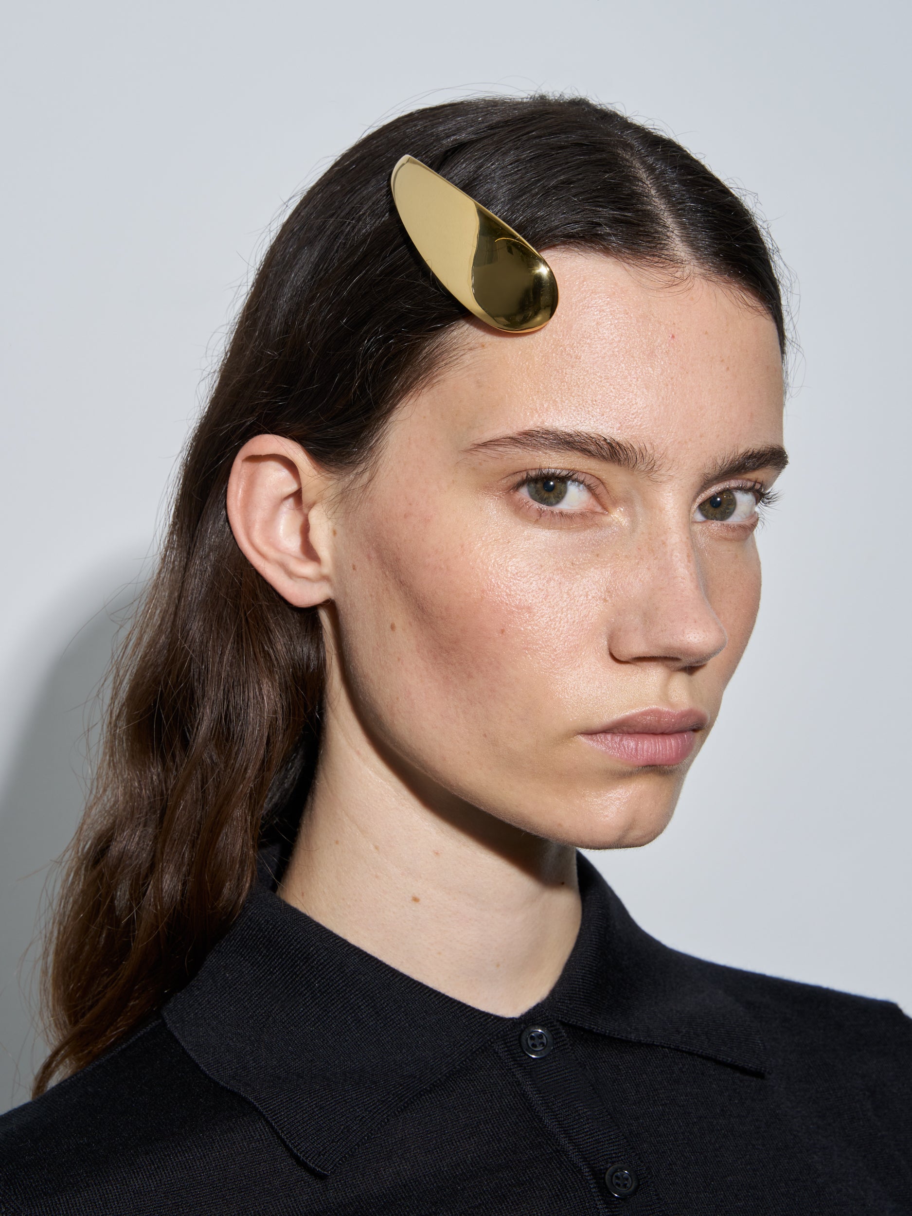 Hera 18kt Gold-Plated Hair Clip - Image 5