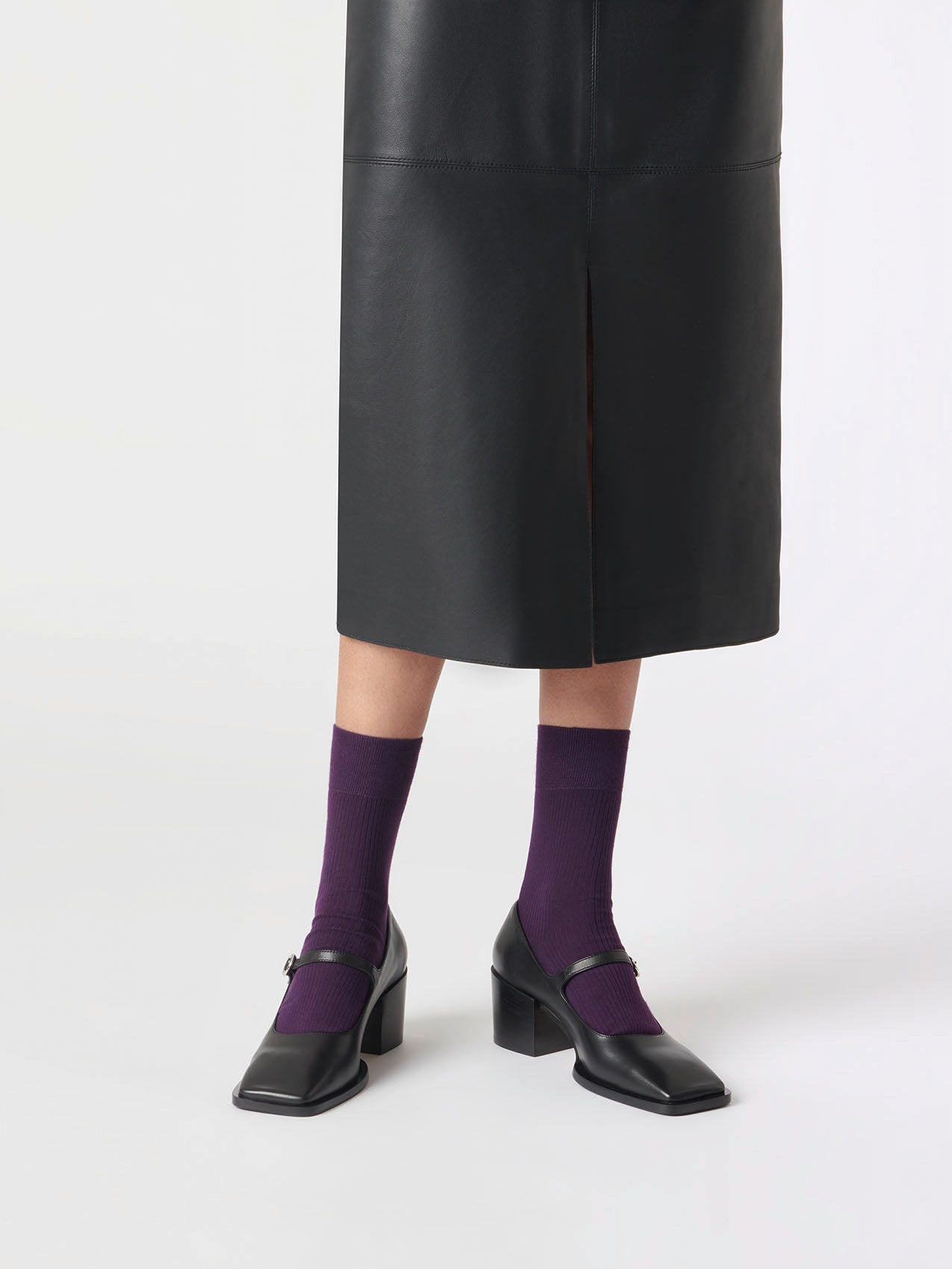 Aeyde | Jamie Cotton Socks Socks for Women | Purple | Luxury Materials | Handmade in Italy | How to Style