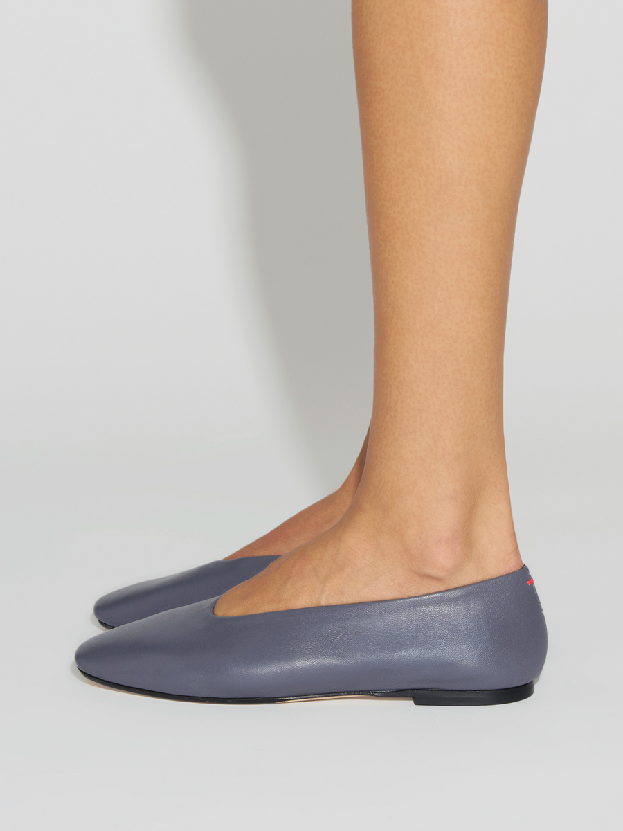 Aeyde | Kirsten Round-Toe Flats Leather Flats for Women | Dusty Purple Nappa | Round Toe | Flat Heel | How to Style