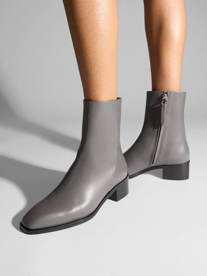 Aeyde | Lee Leather Ankle Boots Leather Ankle Boots for Women | Taupe Calf | Square Toe | Low Heel | On Feet
