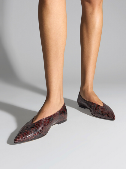 Aeyde | Moa Pointed-Toe Flats Leather Flats for Women | Port Snake | Pointed Toe | Flat Heel | On Feet