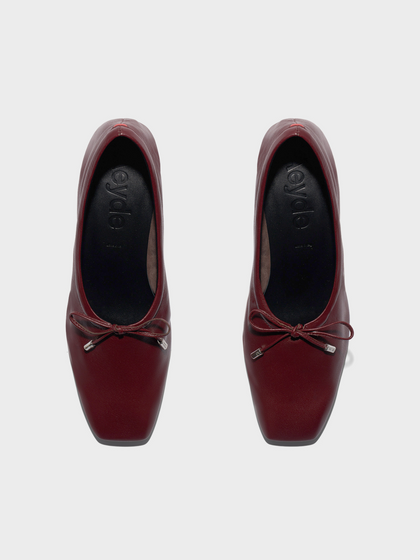 Aeyde | Narissa Glove Leather Pumps for Women | Port Lambskin | Square Toe | Mid Heel | Front View