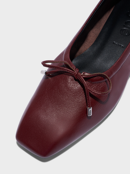 Aeyde | Nomi Glove Leather Flats for Women | Port Lambskin | Square Toe | Flat Heel | Heel Details