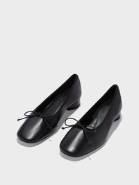 Onda Round-Toe Ballet Flats