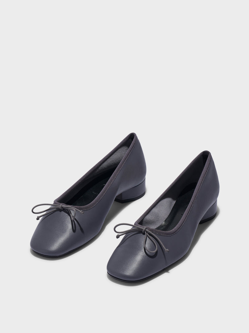Onda Round-Toe Ballet Flats