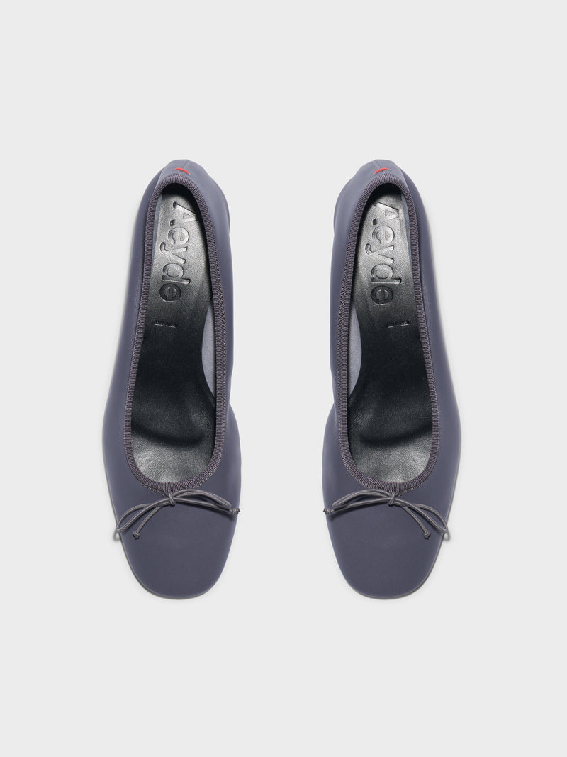 Onda Round-Toe Ballet Flats