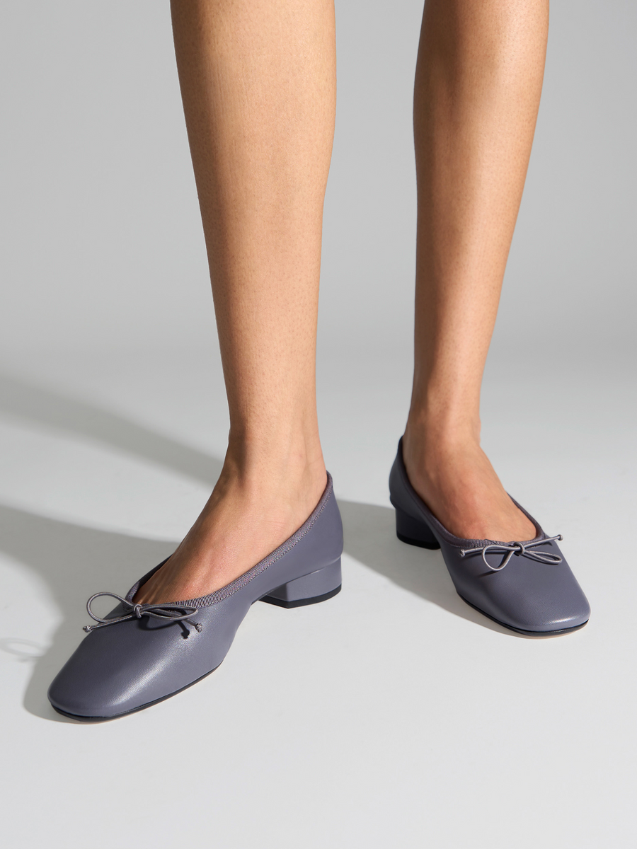 Aeyde | Onda Round-Toe Ballet Flats Leather Flats for Women | Dusty Purple Nappa | Round Toe | Low Heel | On Feet