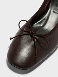 Onda Round-Toe Ballet Flats