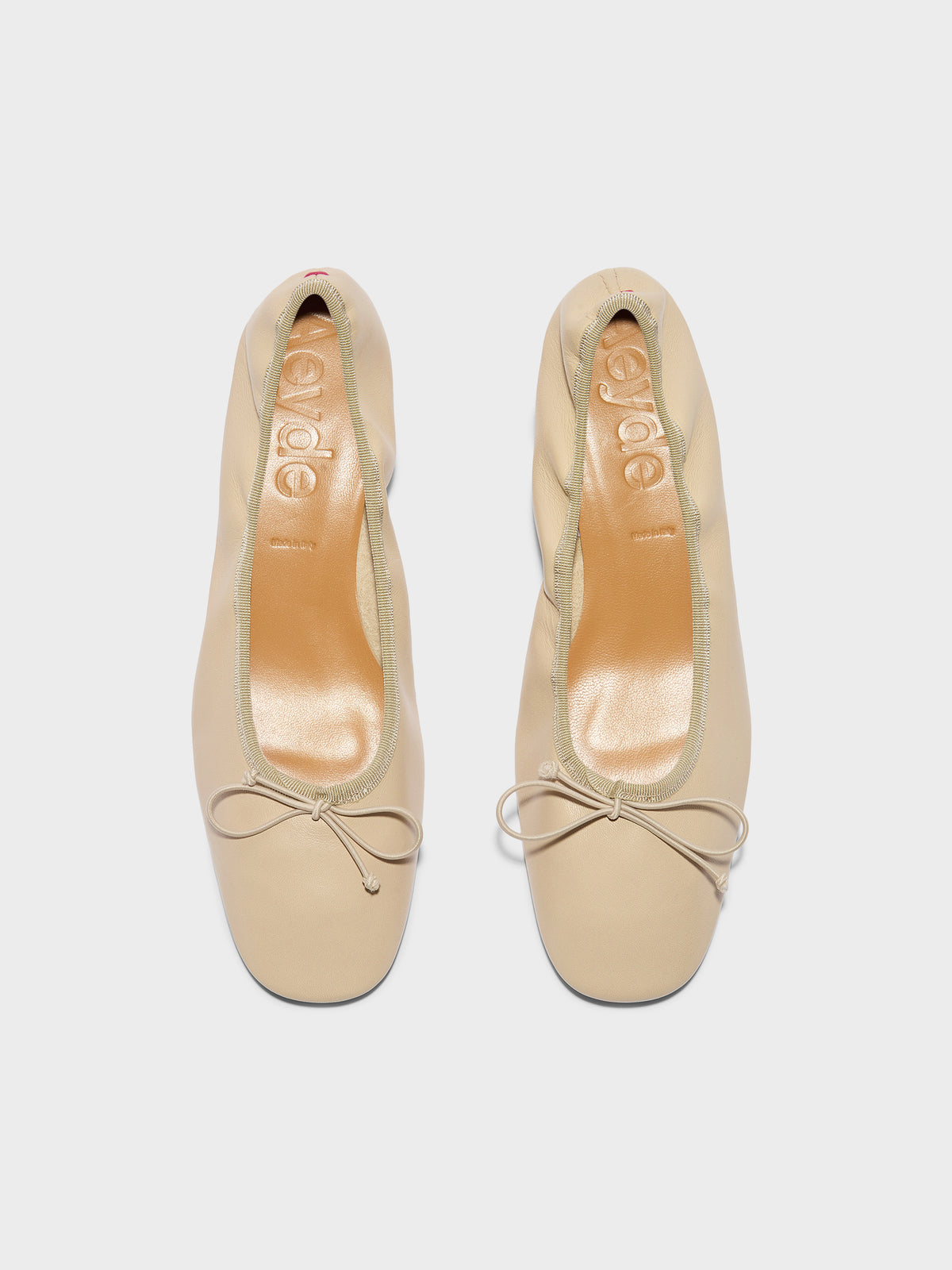 Onda Round-Toe Ballet Flats
