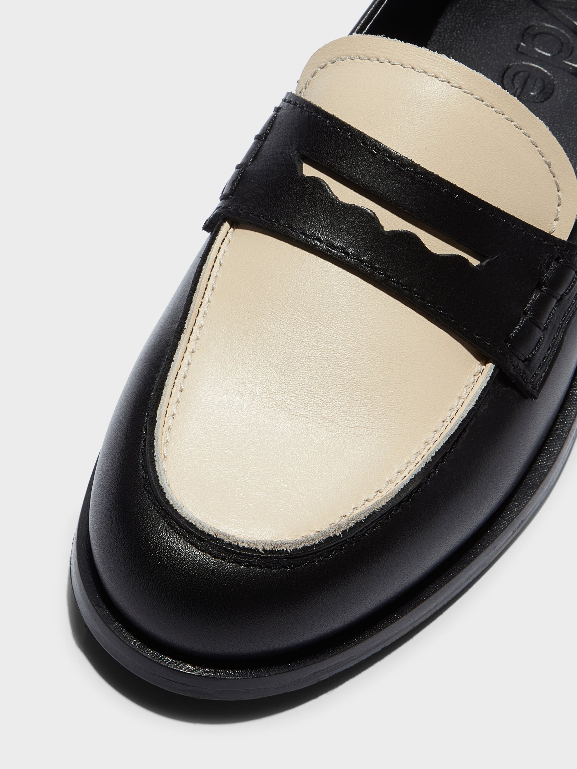 Aeyde | Oscar Leather Flats, Loafers for Women | Black/Creamy Calf | Round Toe | Low Heel | Heel Details