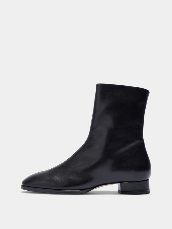 Aeyde | Roisin Leather Ankle Boots Leather Ankle Boots for Women | Black Calf | Round Toe | Low Heel | Side View