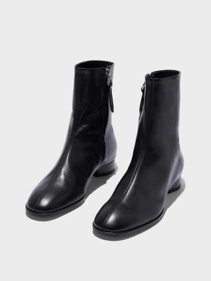 Aeyde | Roisin Leather Ankle Boots Leather Ankle Boots for Women | Black Calf | Round Toe | Low Heel | Luxury Materials | Handmade in Italy