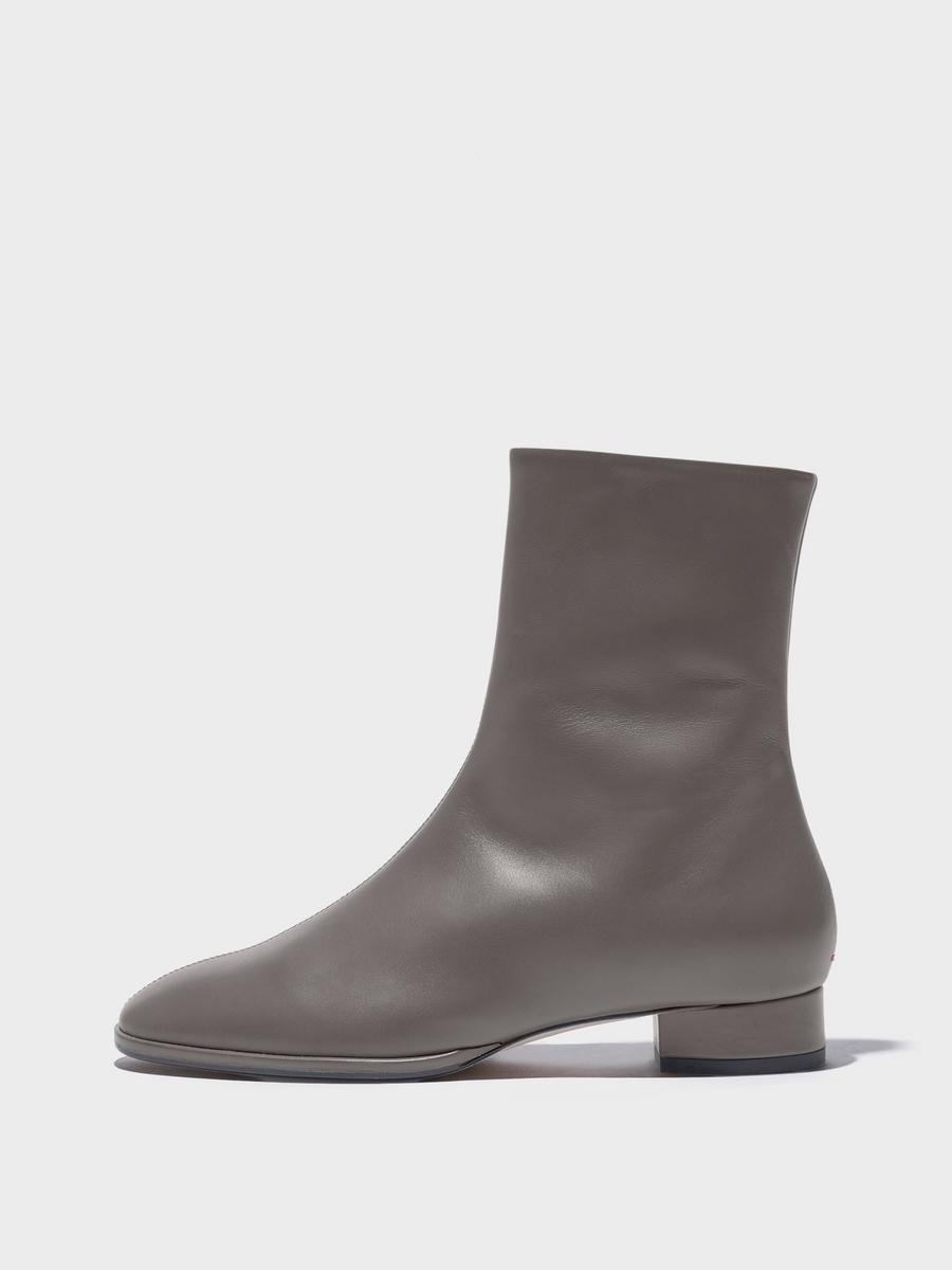 Aeyde | Roisin Leather Ankle Boots Leather Ankle Boots for Women | Taupe Calf | Round Toe | Low Heel | Side View