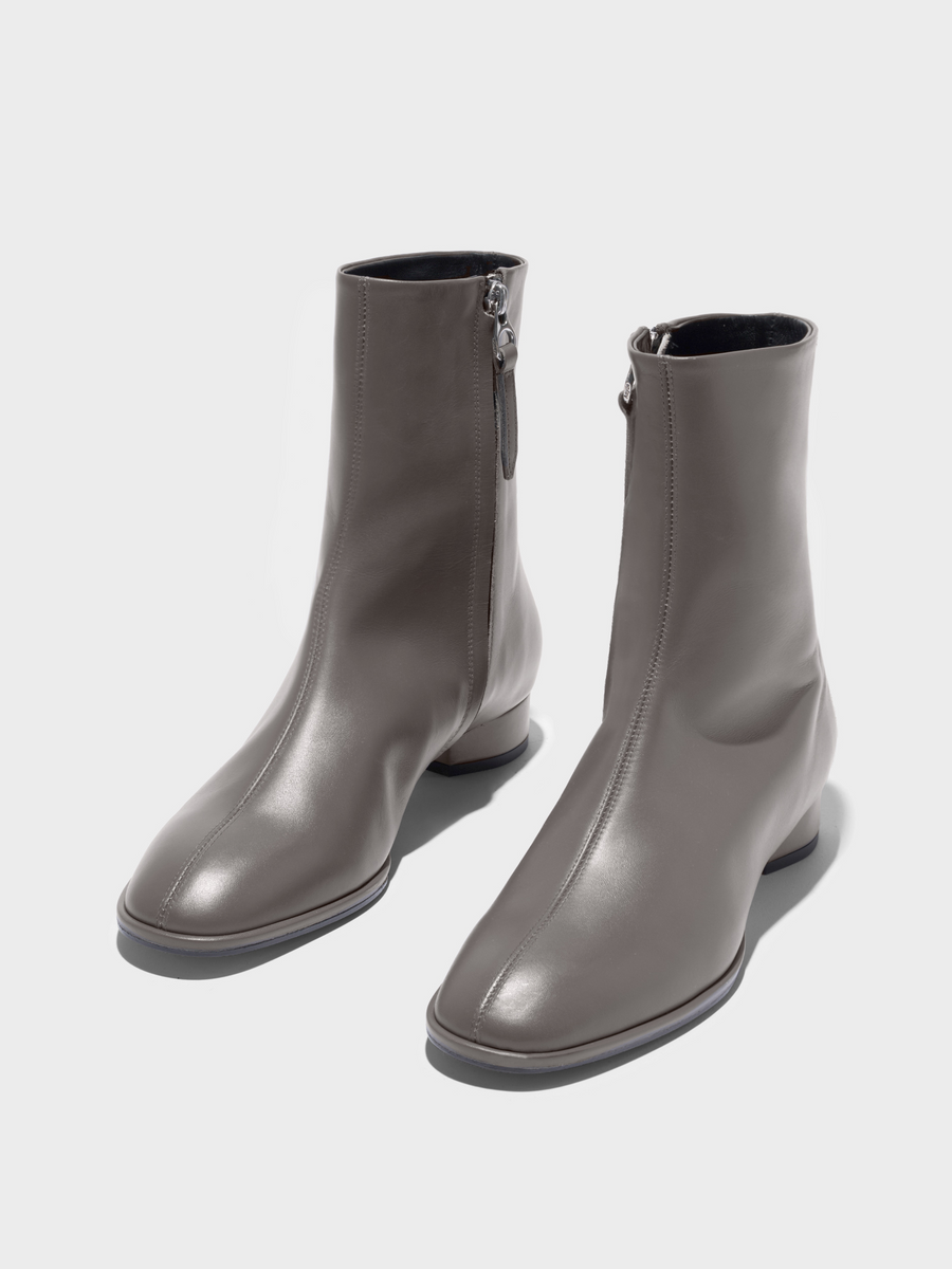 Aeyde | Roisin Leather Ankle Boots Leather Ankle Boots for Women | Taupe Calf | Round Toe | Low Heel | Luxury Materials | Handmade in Italy