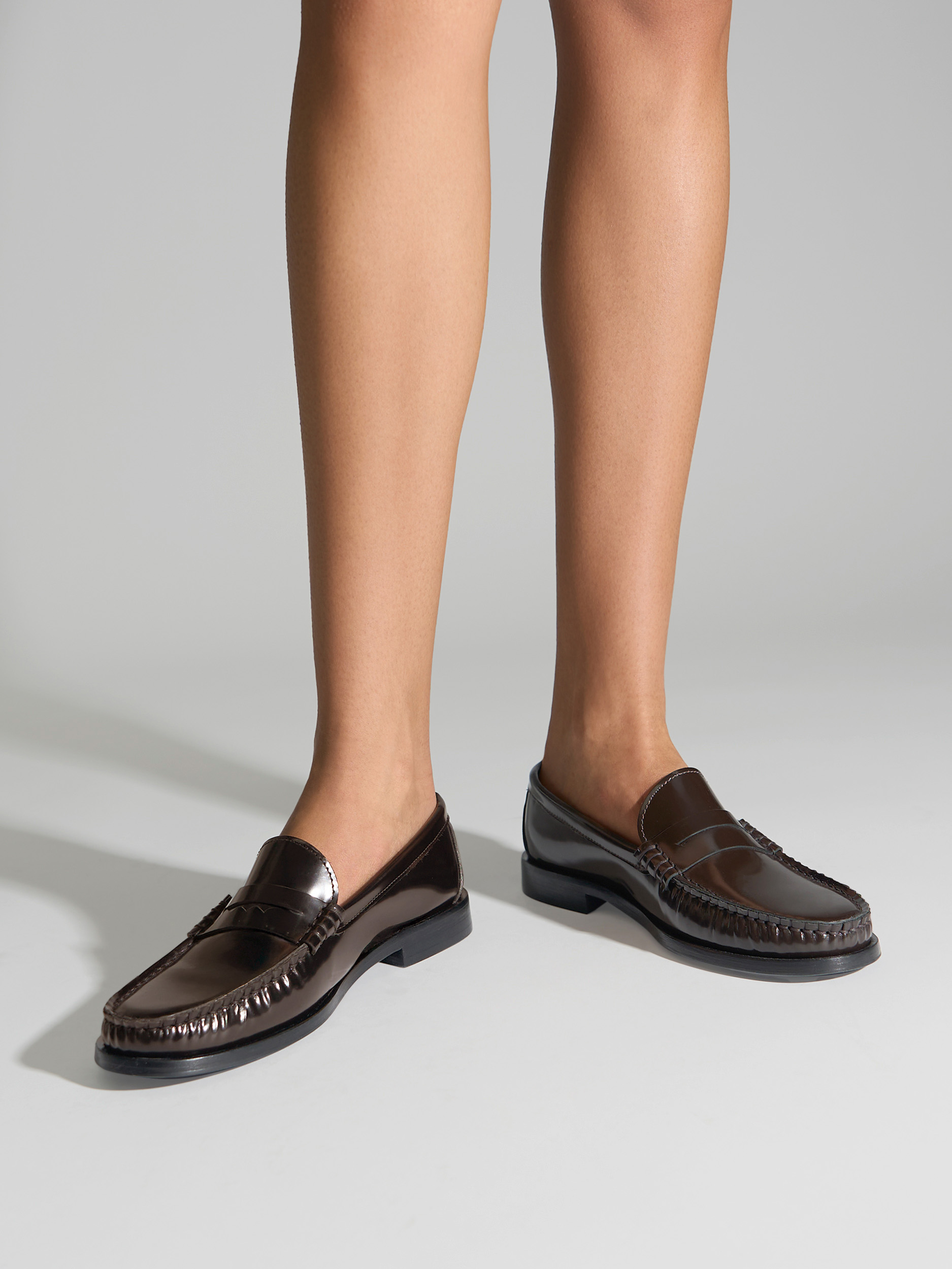 Aeyde | Terry Polido Leather Loafers Leather Flats for Women | Moka Polido | Round Toe | Low Heel | On Feet