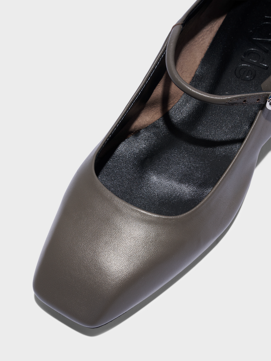 Aeyde | Uma Mary-Jane Flats Leather Flats for Women | Taupe Nappa | Square Toe | Flat Heel | Heel Details