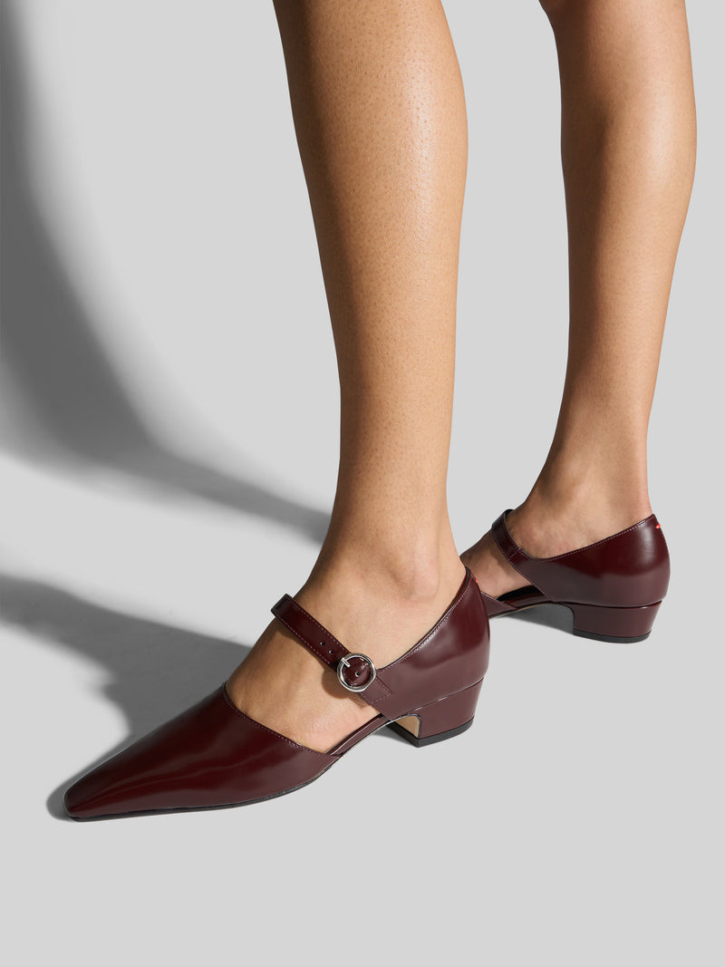 Yara Polido Leather Pumps