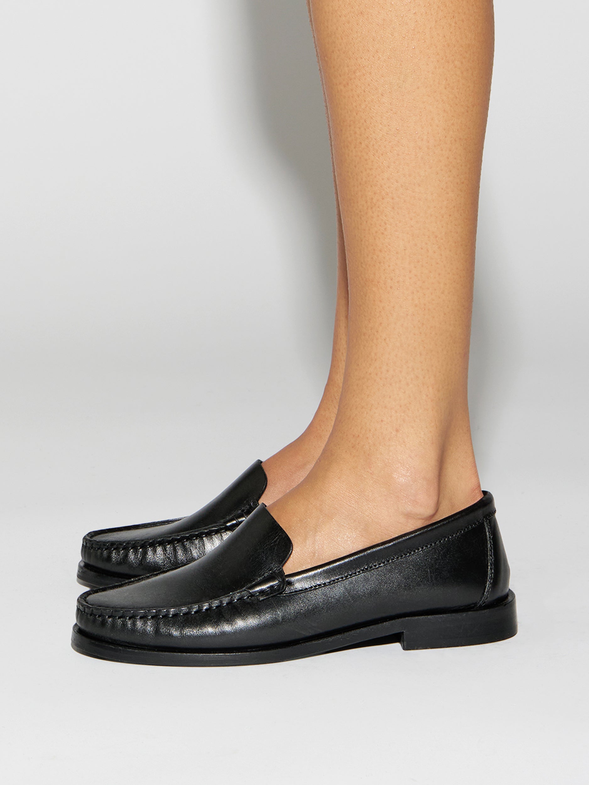 Aeyde | Arthur Leather Flats for Women | Black Calf | Round Toe | Flat Heel | How to Style