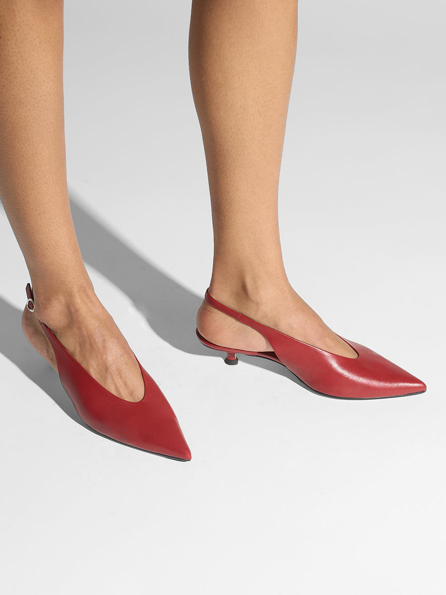 Aeyde | Camila Leather Pumps for Women | Scarlet Nappa | Pointed Toe | Mid Heel | On Feet