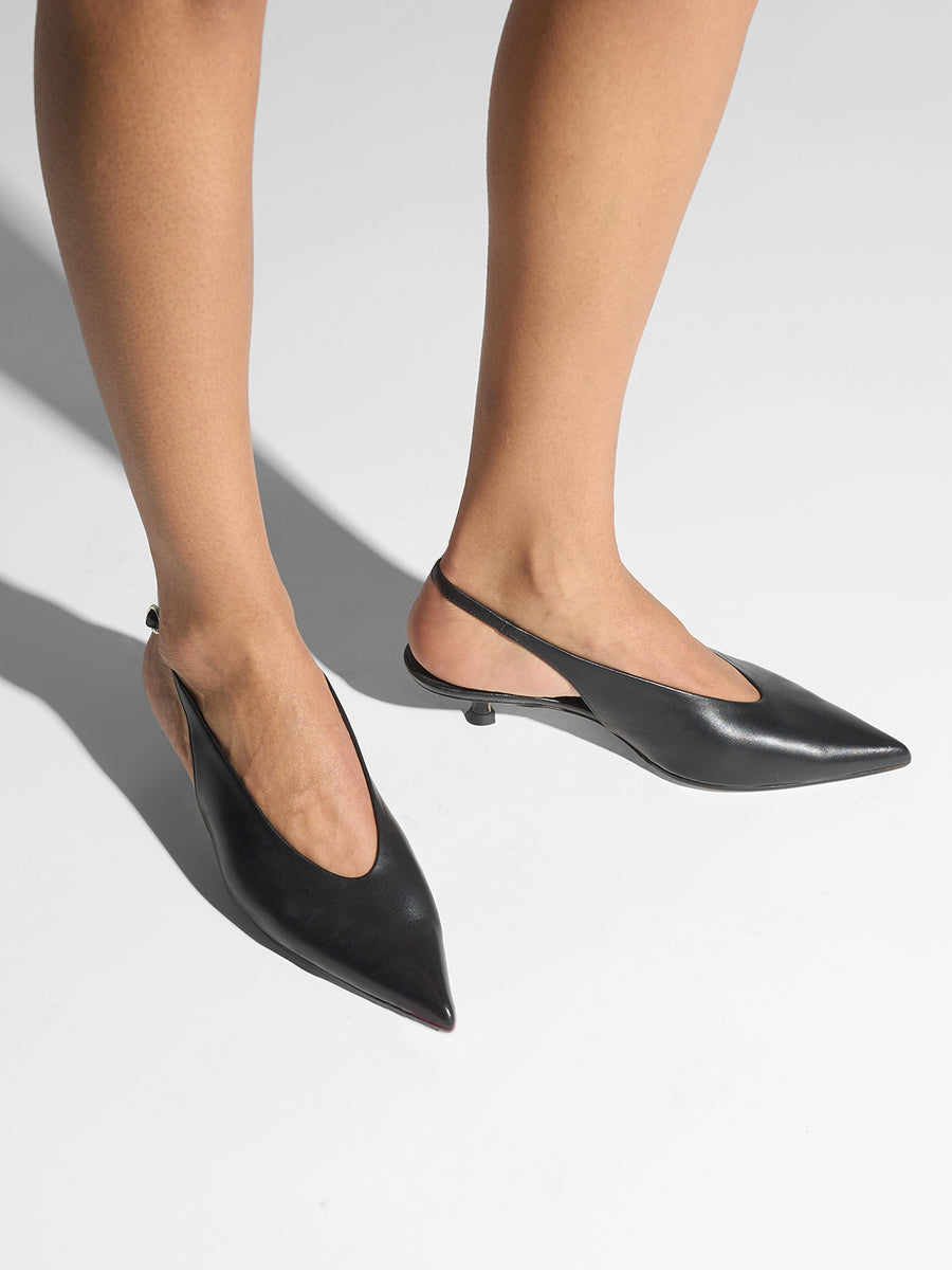 Aeyde | Camila Leather Pumps for Women | Black Nappa | Pointed Toe | Mid Heel | On Feet