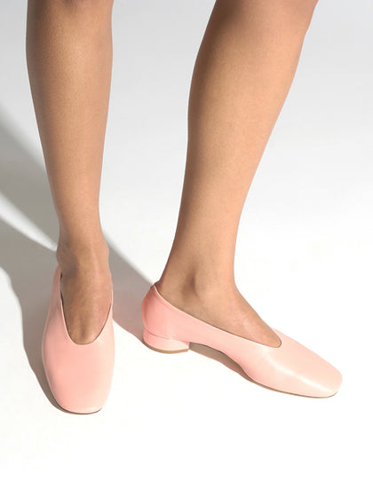 Aeyde | Delia Leather Flats for Women | Dusty Pink Nappa | Round Toe | Low Heel | On Feet