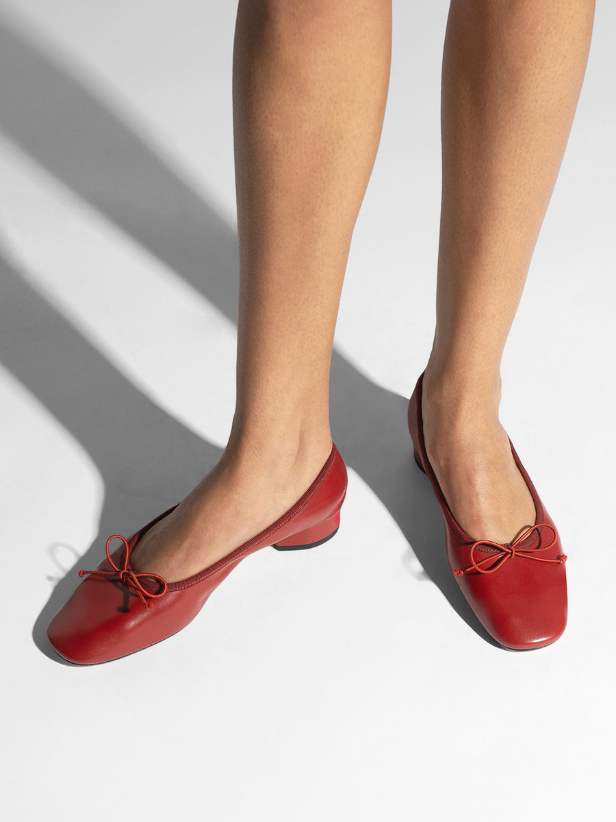 Aeyde | Onda Leather Flats for Women | Scarlet Nappa | Round Toe | Low Heel | On Feet
