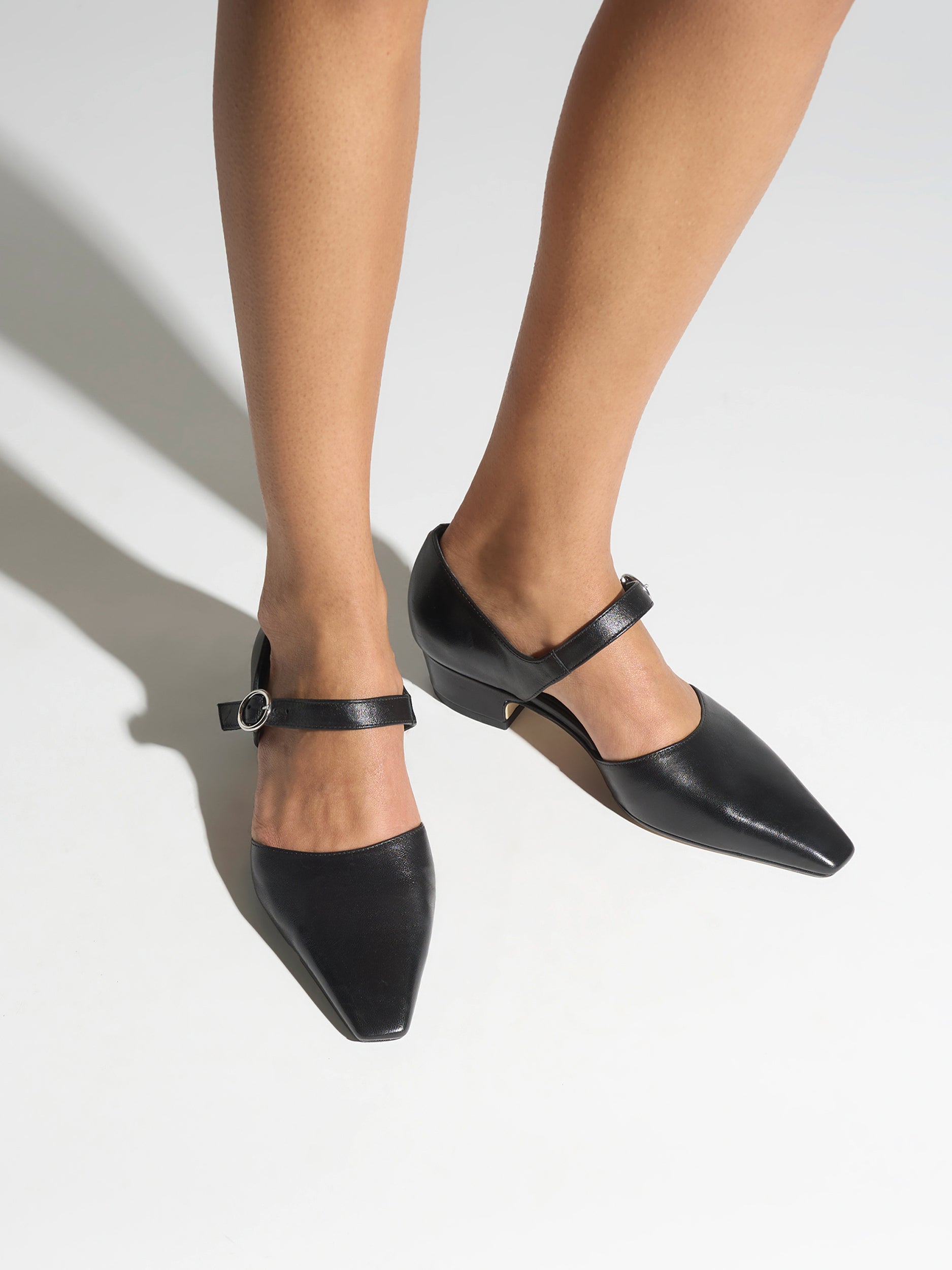 Aeyde | Yara Leather Pumps for Women | Black Nappa | Square Toe | Mid Heel | On Feet
