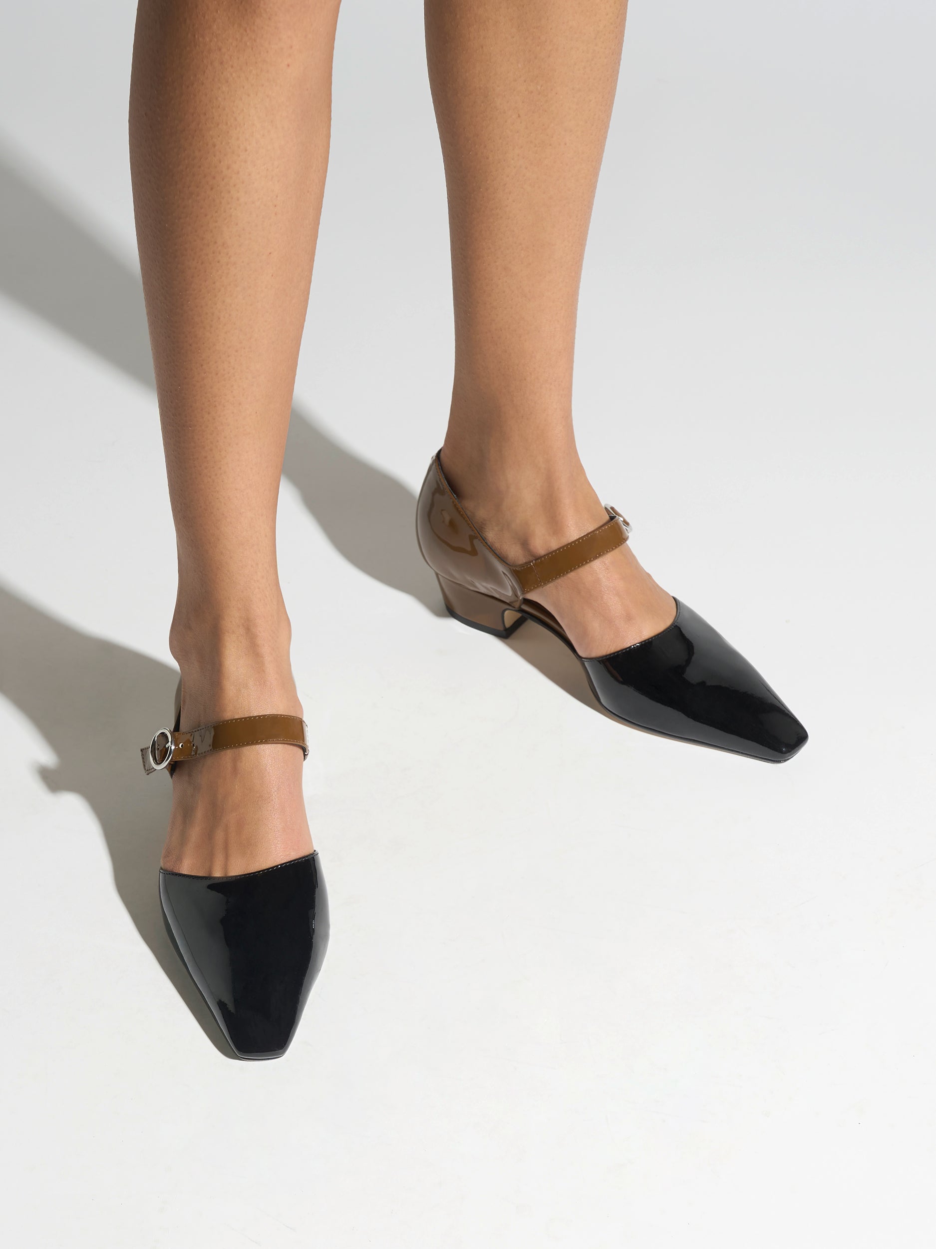 Aeyde | Yara Leather Pumps for Women | Tobacco/Black Patent | Square Toe | Mid Heel | On Feet