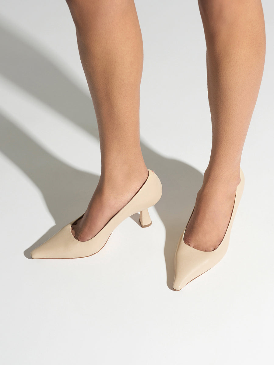 Aeyde | Zandra Leather Pumps for Women | Sand Nappa | Pointed Toe | High Heel | On Feet